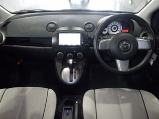 MAZDA DEMIO 2010