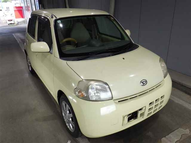 DAIHATSU ESSE 2011