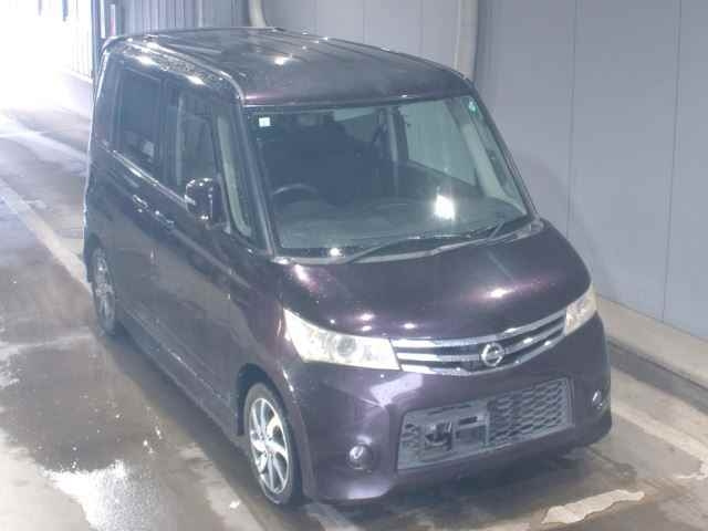 NISSAN ROOX 2010