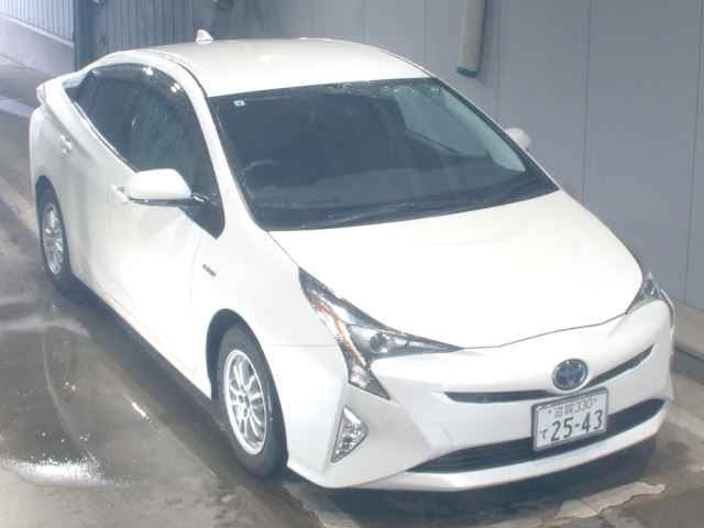 TOYOTA PRIUS 2017