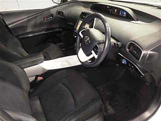 TOYOTA PRIUS 2017