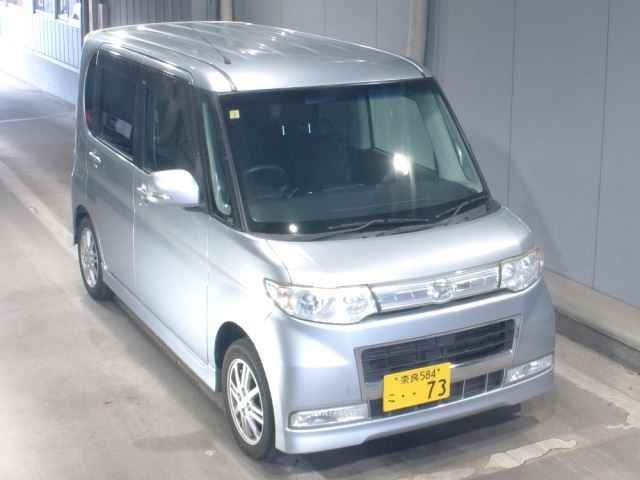 DAIHATSU TANTO 2010