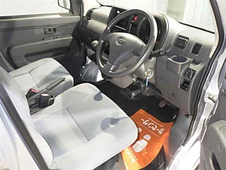 DAIHATSU HIJET VAN 2011