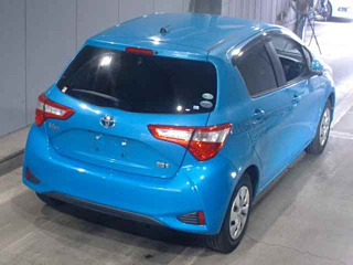 TOYOTA VITZ 2017