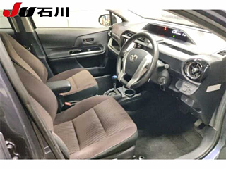 TOYOTA AQUA 2015