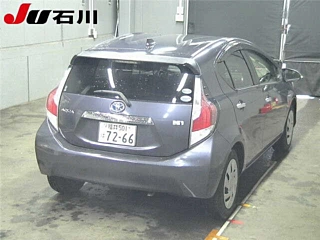 TOYOTA AQUA 2015
