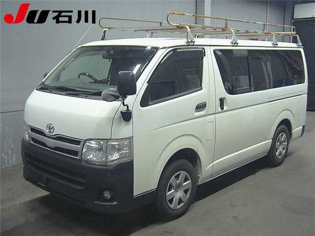 TOYOTA HIACE VAN 2011