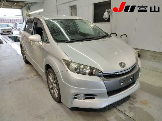 TOYOTA WISH 2015
