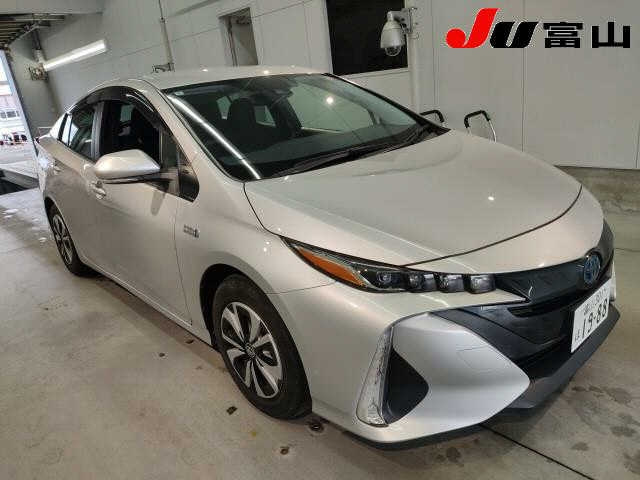 TOYOTA PRIUS PHV