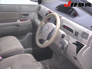 TOYOTA RAUM 2008