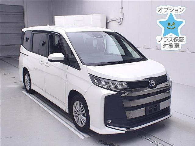 TOYOTA NOAH 2022