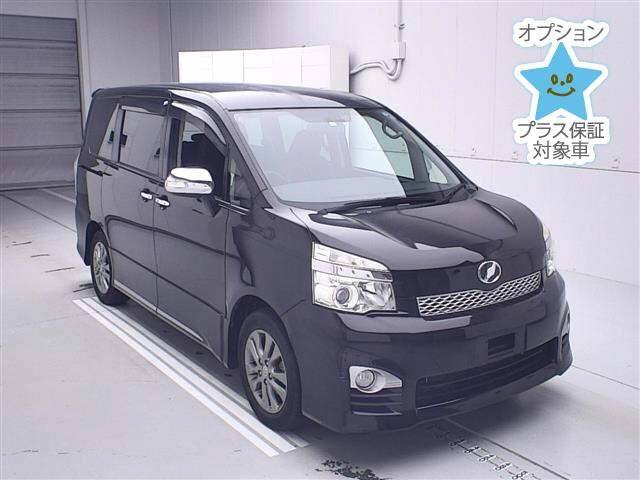 TOYOTA VOXY 2013