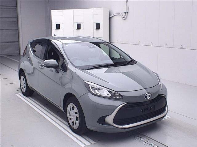 TOYOTA AQUA 2023