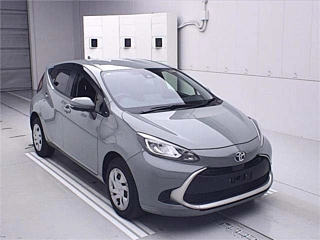 TOYOTA AQUA 2023