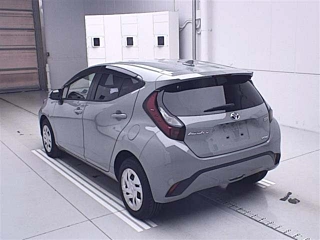 TOYOTA AQUA 2023