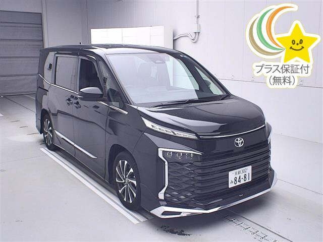 TOYOTA VOXY 2022