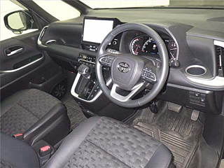 TOYOTA VOXY 2022