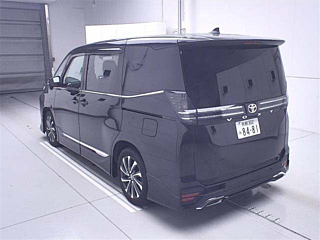 TOYOTA VOXY 2022