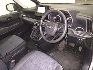 TOYOTA NOAH 2022