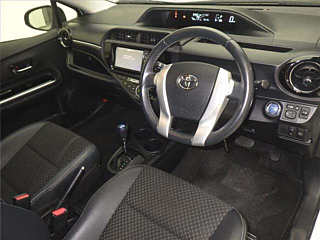 TOYOTA AQUA 2016