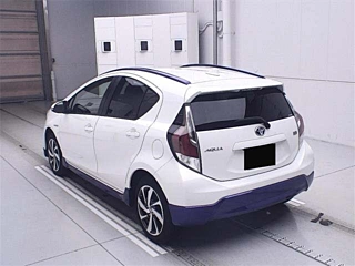 TOYOTA AQUA 2016
