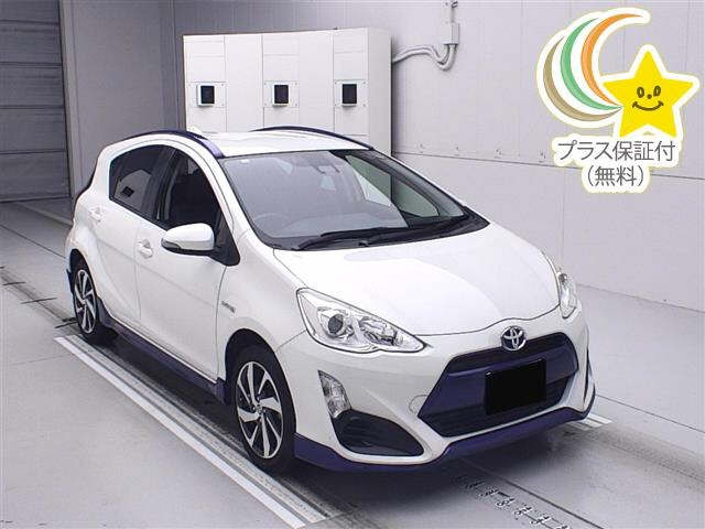 TOYOTA AQUA 2016
