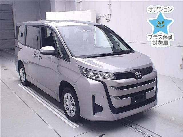 TOYOTA NOAH 2022