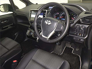 TOYOTA VOXY 2020