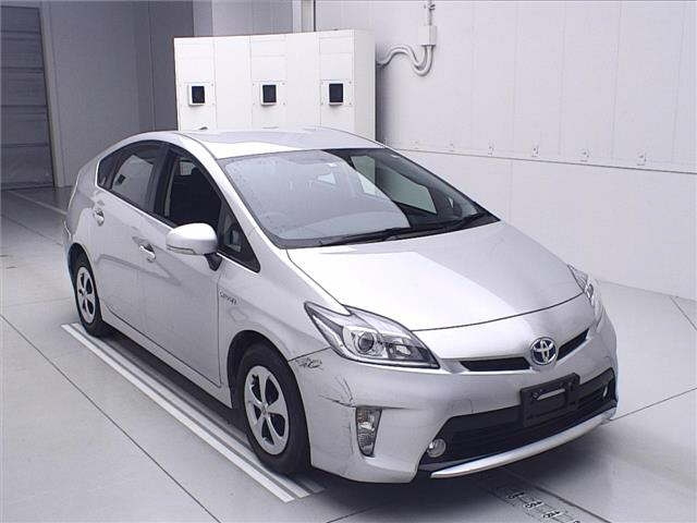 TOYOTA PRIUS 2014