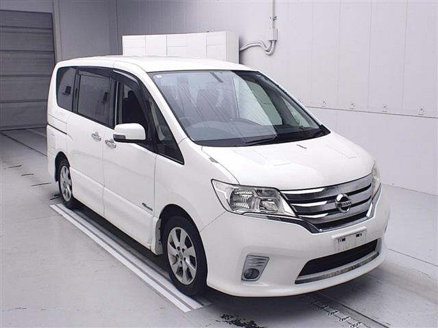 NISSAN SERENA
