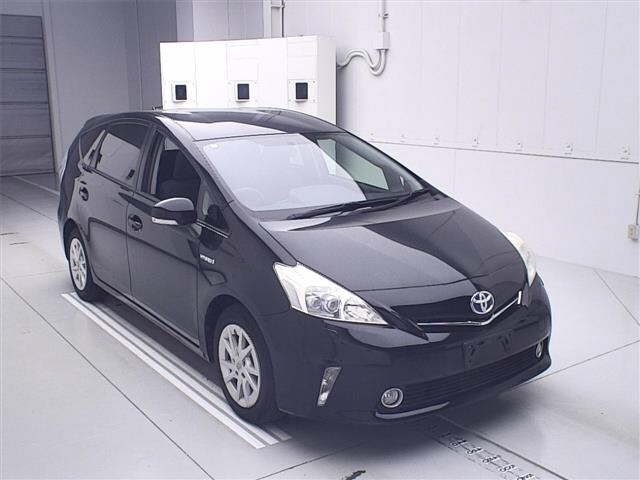 TOYOTA PRIUS ALPHA 2012