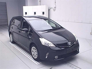 TOYOTA PRIUS ALPHA 2012