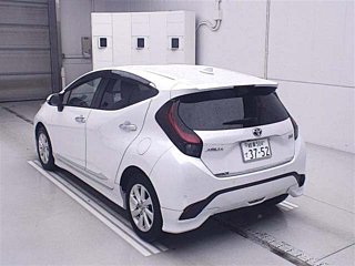 TOYOTA AQUA 2023