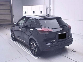 NISSAN KIX 2020