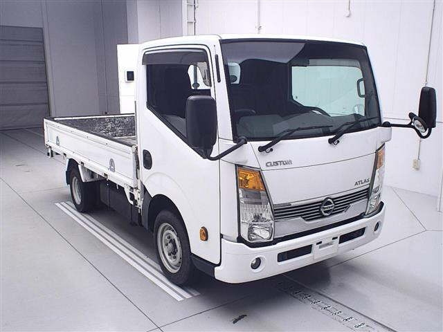 NISSAN ATLAS 2011