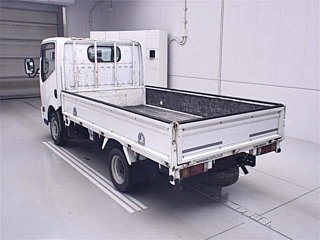 NISSAN ATLAS 2011