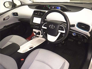 TOYOTA PRIUS 2018