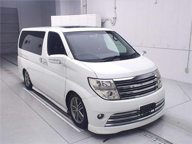 NISSAN ELGRAND