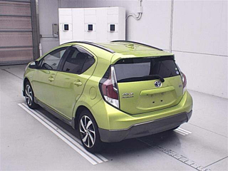 TOYOTA AQUA 2016