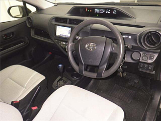 TOYOTA AQUA 2021