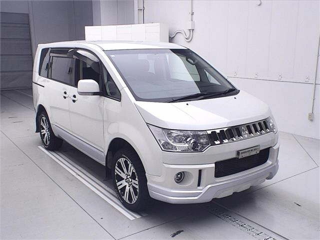 MITSUBISHI DELICA D5 2014