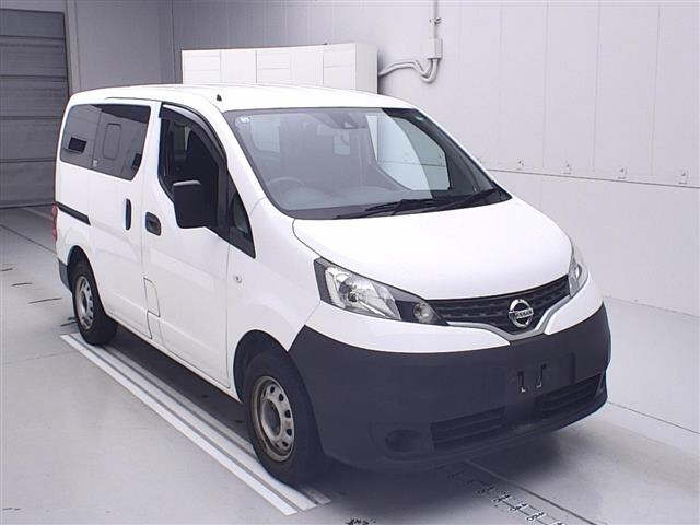 NISSAN NV200 2020