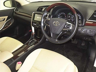 TOYOTA PREMIO 2019