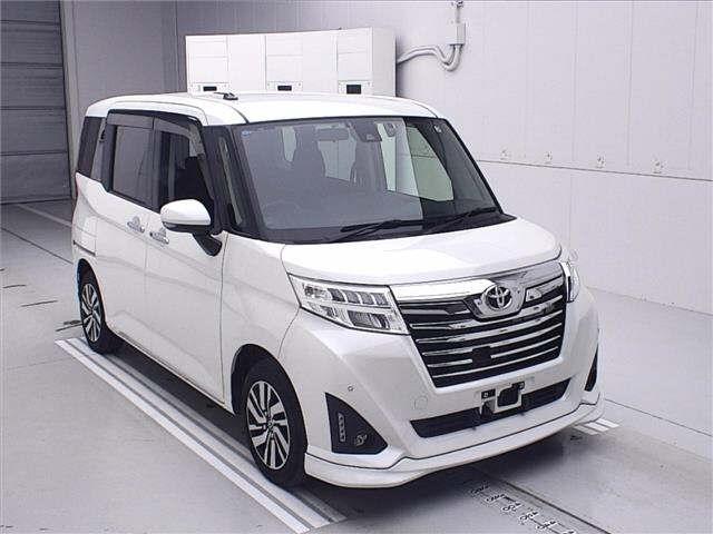 TOYOTA ROOMY 2017