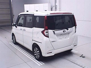 TOYOTA ROOMY 2017