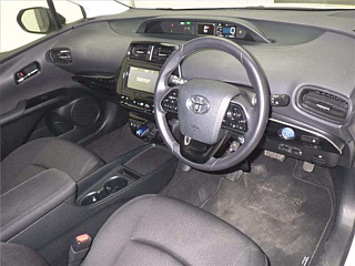 TOYOTA PRIUS 2019