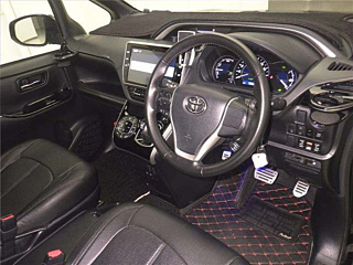 TOYOTA VOXY 2021