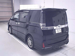 TOYOTA VOXY 2021