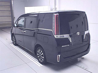 TOYOTA ESQUIRE 2017
