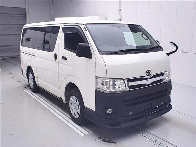 TOYOTA HIACE VAN 2012